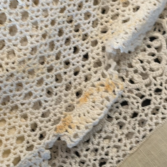 Vintage Crochet table cloth or coverlet - Picture 8 of 14